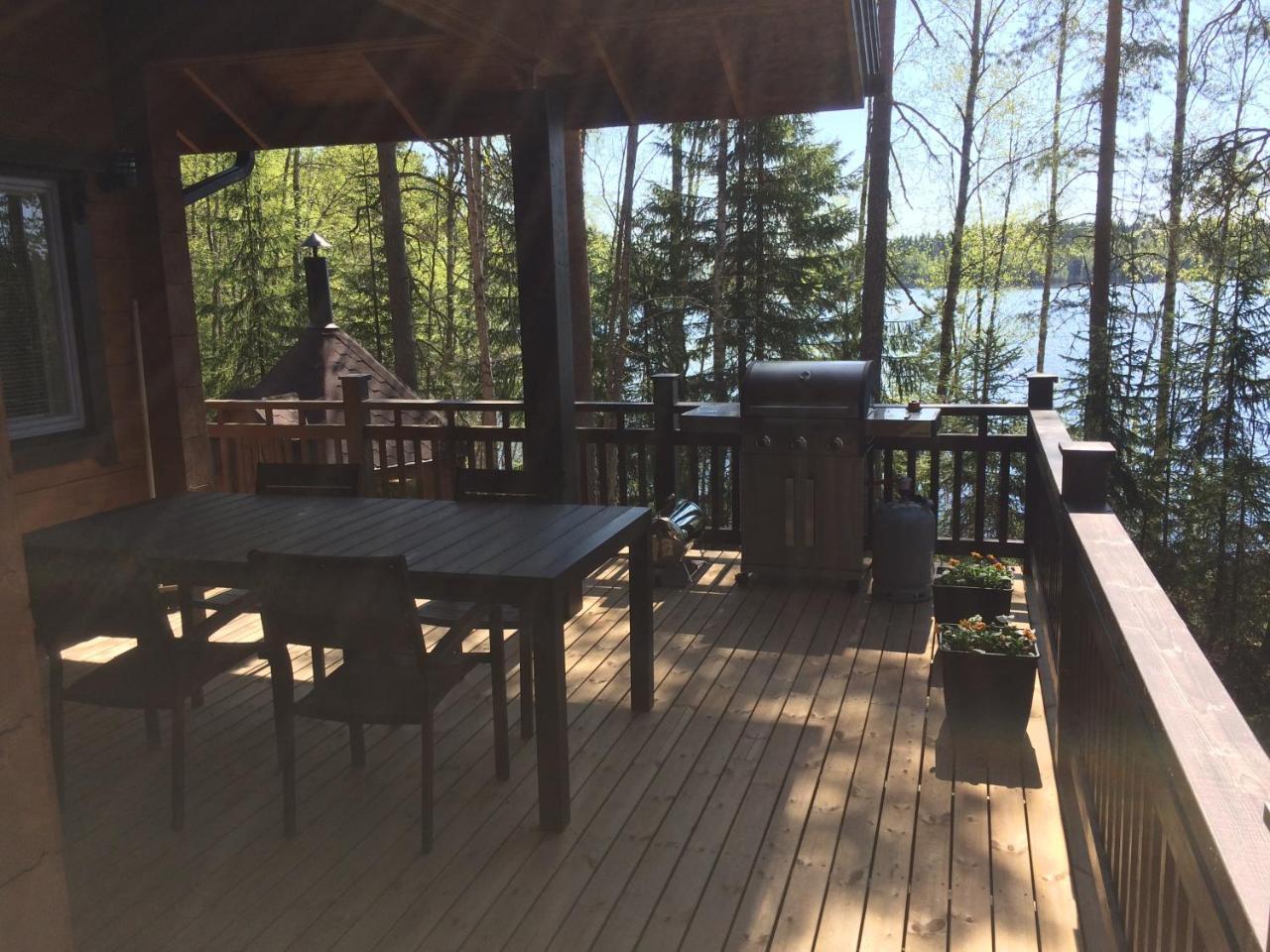 Hyvoelaen Moekit Villa Ahtari Bagian luar foto