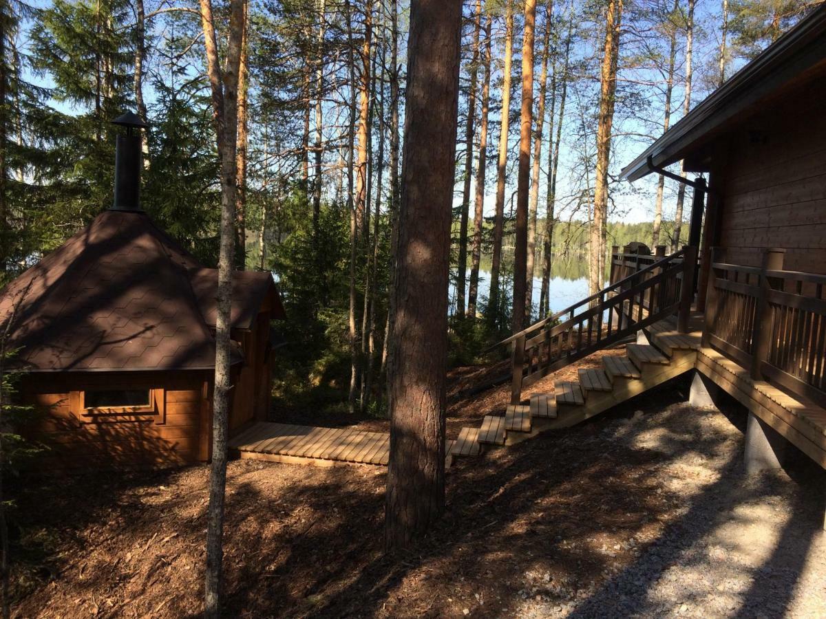 Hyvoelaen Moekit Villa Ahtari Bagian luar foto