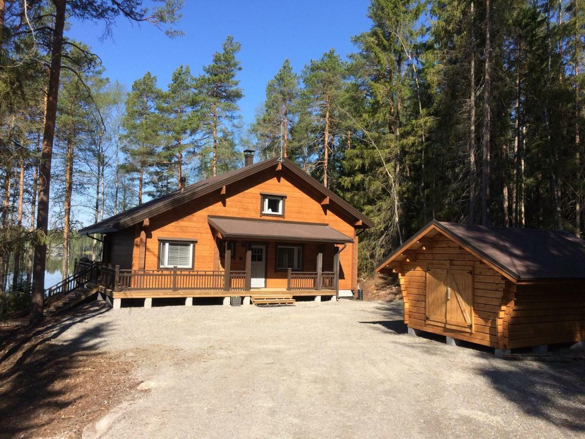 Hyvoelaen Moekit Villa Ahtari Bagian luar foto