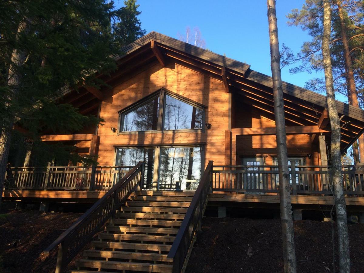 Hyvoelaen Moekit Villa Ahtari Bagian luar foto