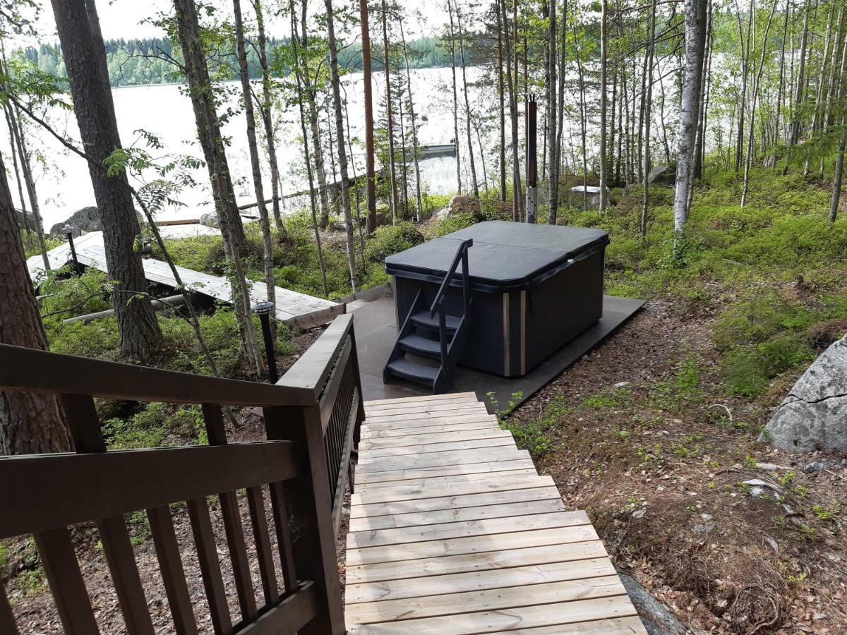 Hyvoelaen Moekit Villa Ahtari Bagian luar foto